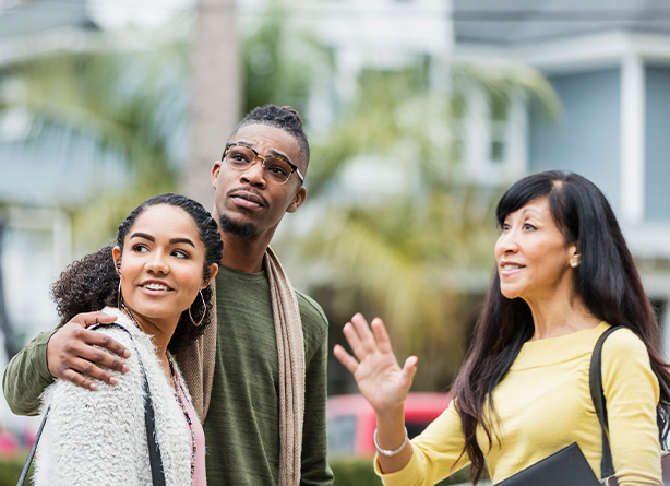 couple with realtor